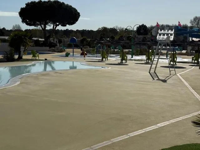 营地 Mobilhome Merveilla 2 *